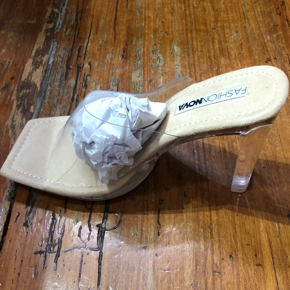 NIB Fashion Nova nude mules